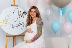 Captivating Studio Maternity Photoshoot Ideas: Stylish Maternity Dresses and More